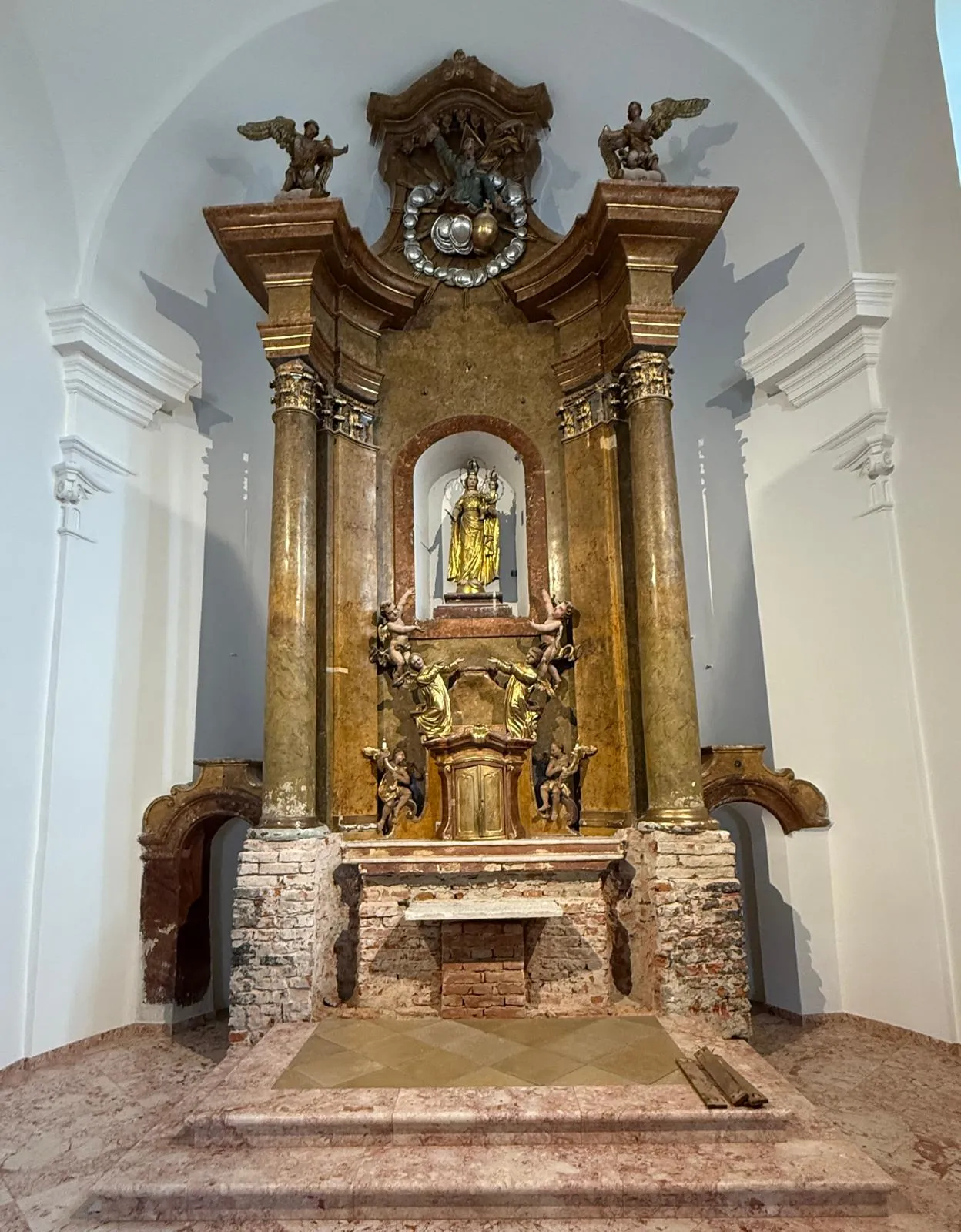 Restauracija glavnog oltara u Crkvi Blažene Djevice Marije u Novoj Kapeli